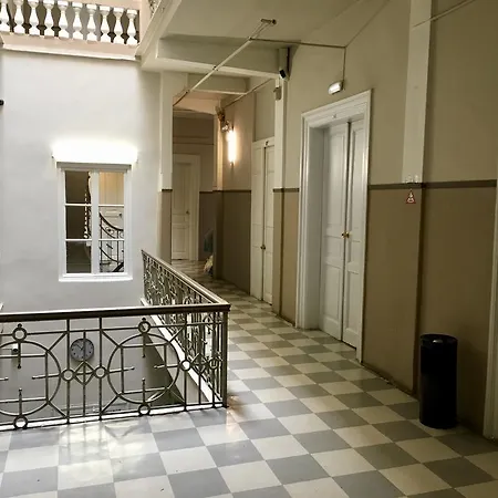 卡斯托瑞亚酒店 酒店