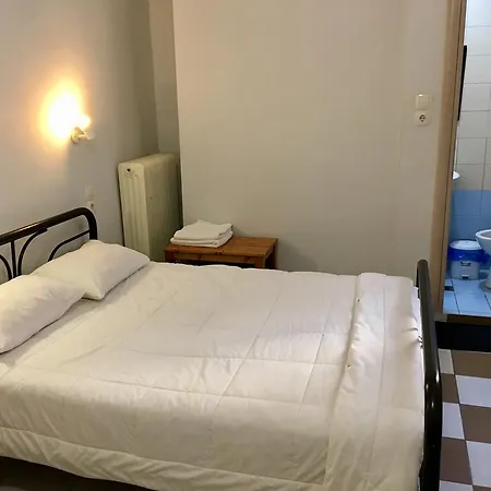 卡斯托瑞亚酒店 *