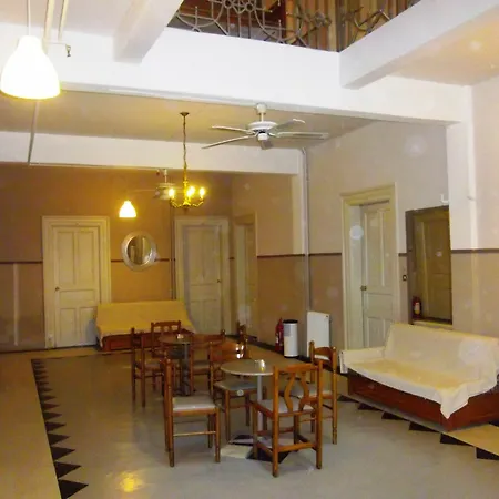 卡斯托瑞亚酒店 酒店 *